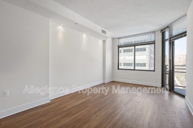 Building Photo - 3600 S Glebe Rd