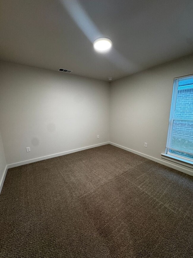 Building Photo - Located in Homestead!!! Newer Fabulous 3/2/1 CISD