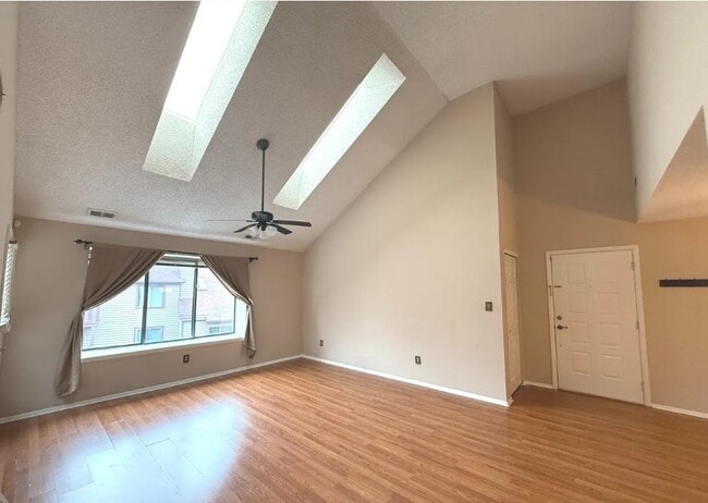 Building Photo - 5115C Aberdeen Dr