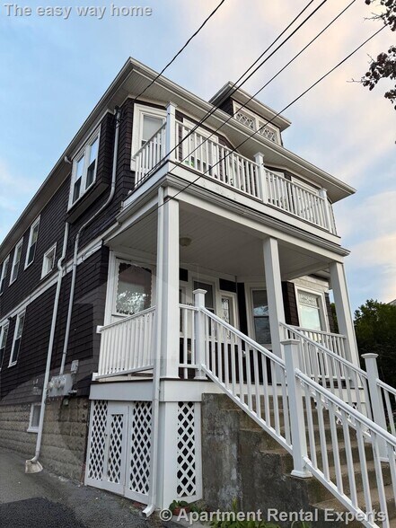 Building Photo - 110 W Quincy St