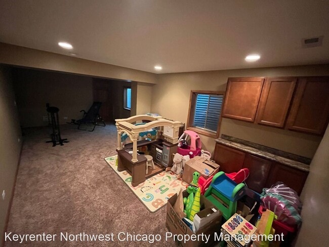 Building Photo - 5 br, 3.5 bath House - 7 W Sandstone Ct