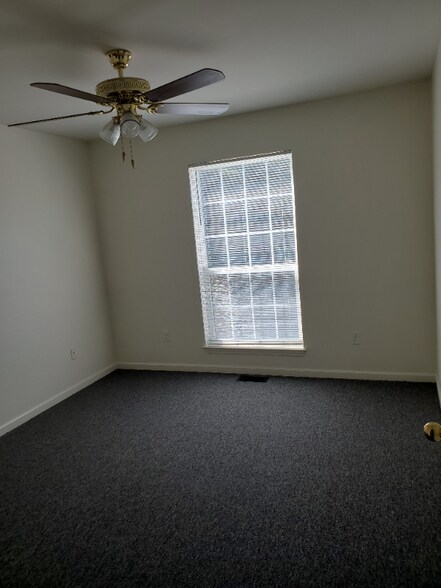 Building Photo - 2200 Saratoga Blvd