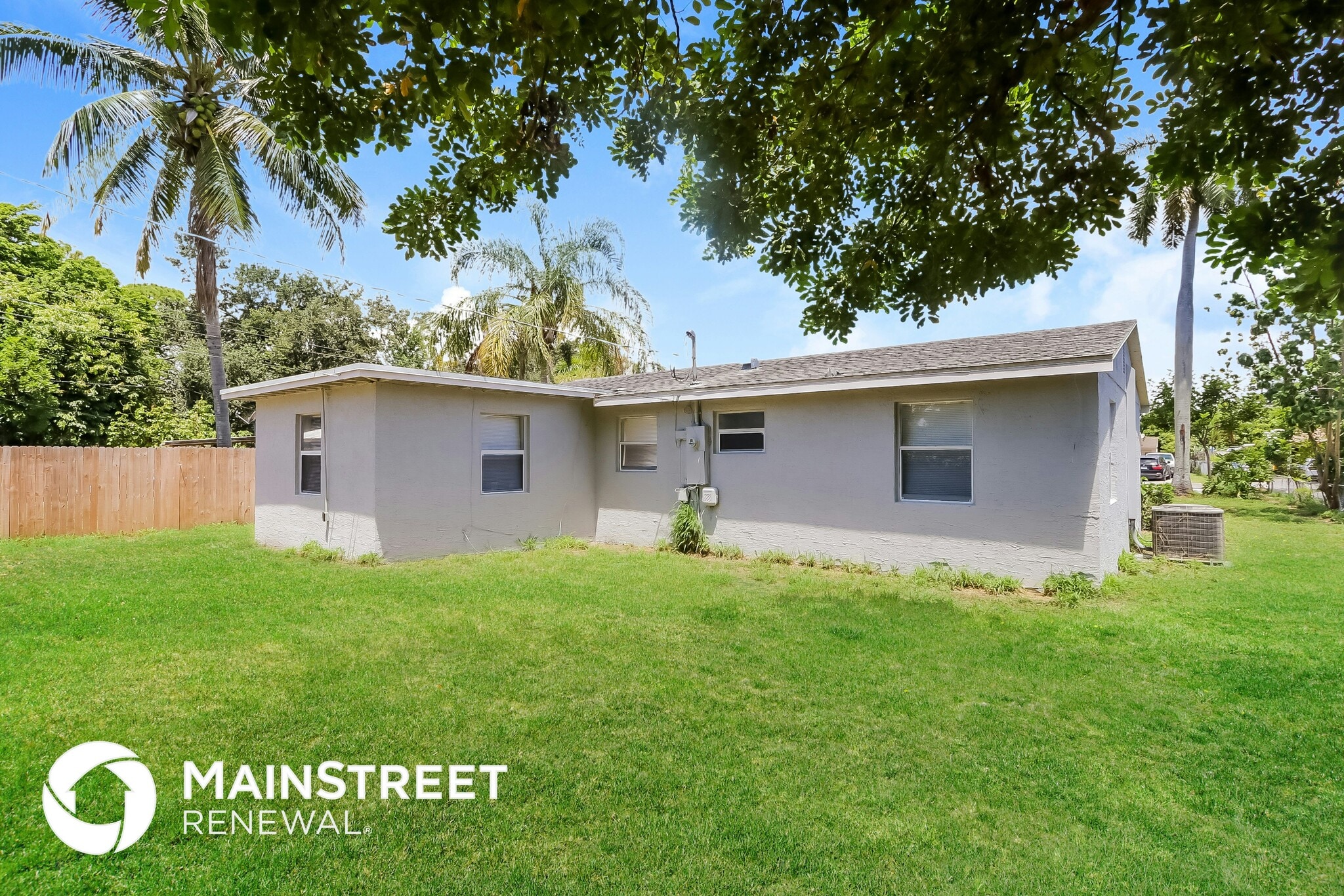 Building Photo - 4386 Pine St