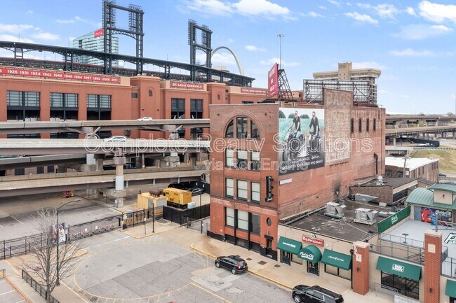 Building Photo - 614 S 7th St