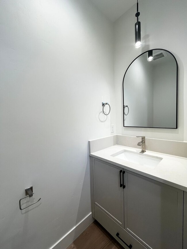 Building Photo - Gorgeous New Build in Boise’s East End – Easy Access to St. Lukes!!