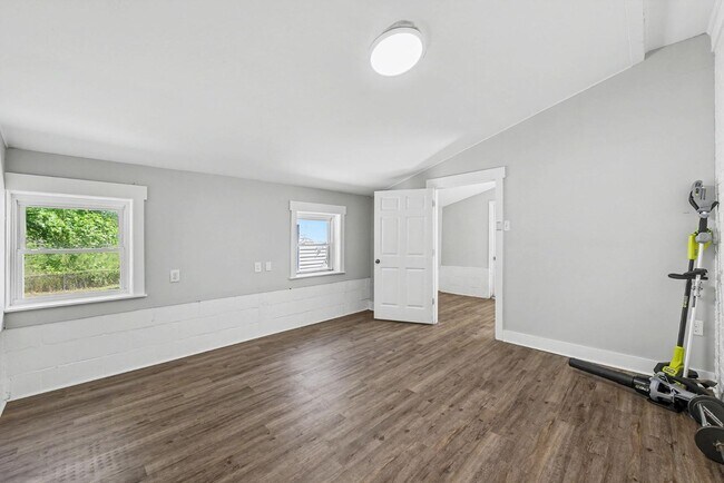 Building Photo - 106 Rahway Rd