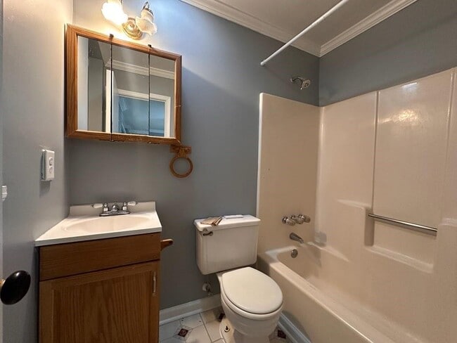 Building Photo - 10750 Plantation Bridge Dr