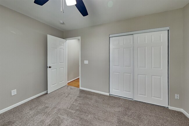 Building Photo - 7519 Sunlight Ln