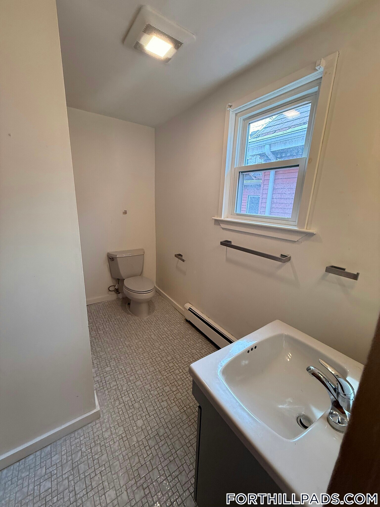 Building Photo - 44 Vale St