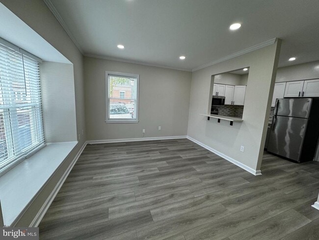 Building Photo - 2518 Fairfax Dr