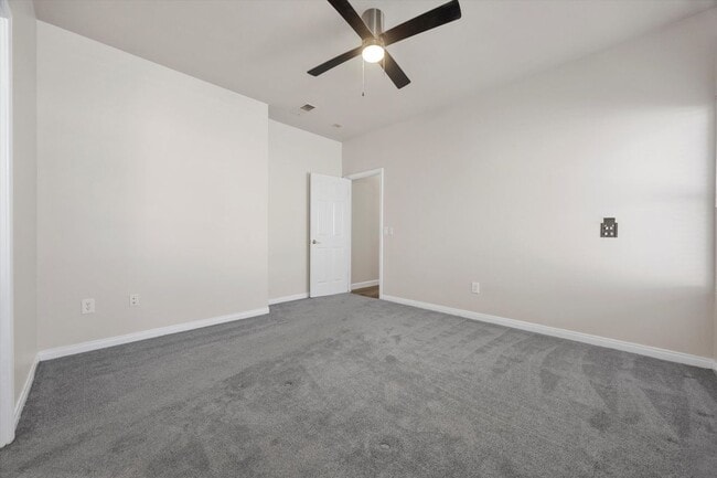 Building Photo - 9814 Autumn Serenade Ct