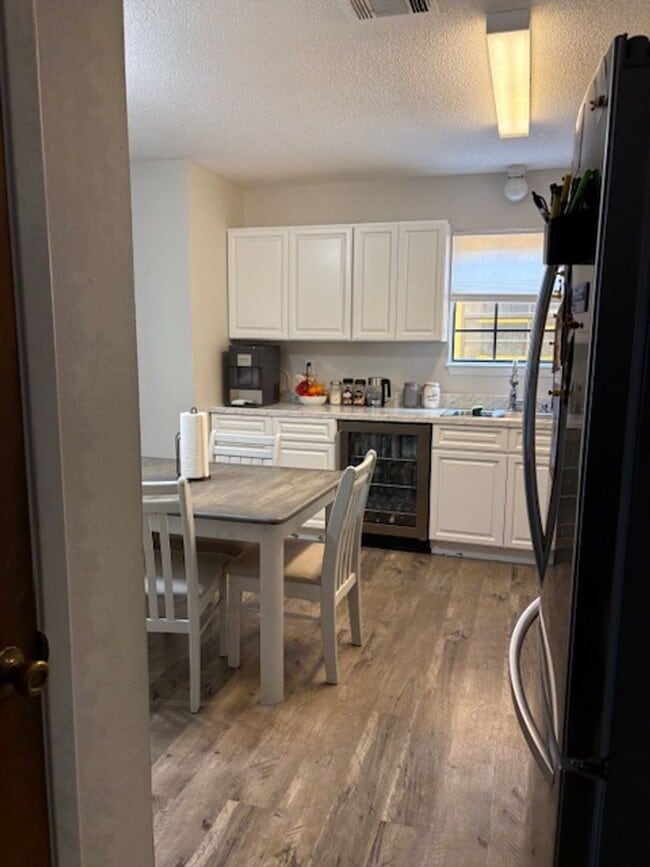 Building Photo - 92 5th Ave