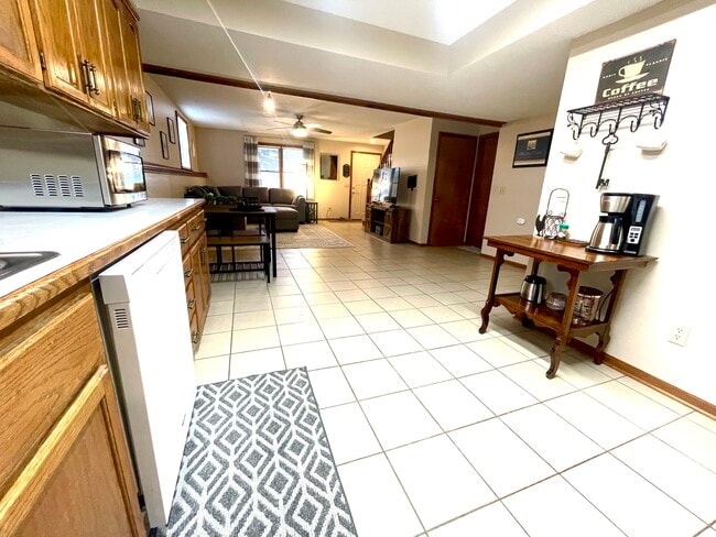 Building Photo - 408 Summerset Dr