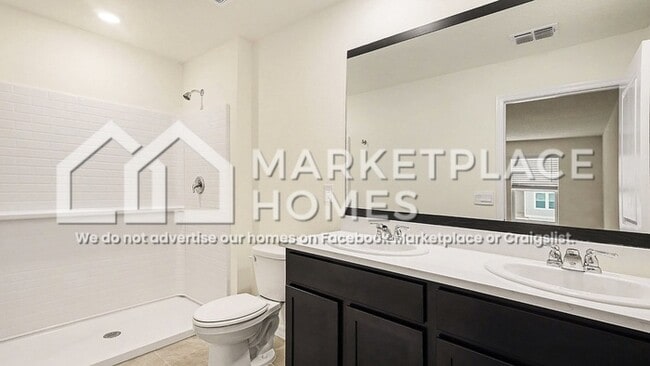 Building Photo - 6648 SW 81st Lp