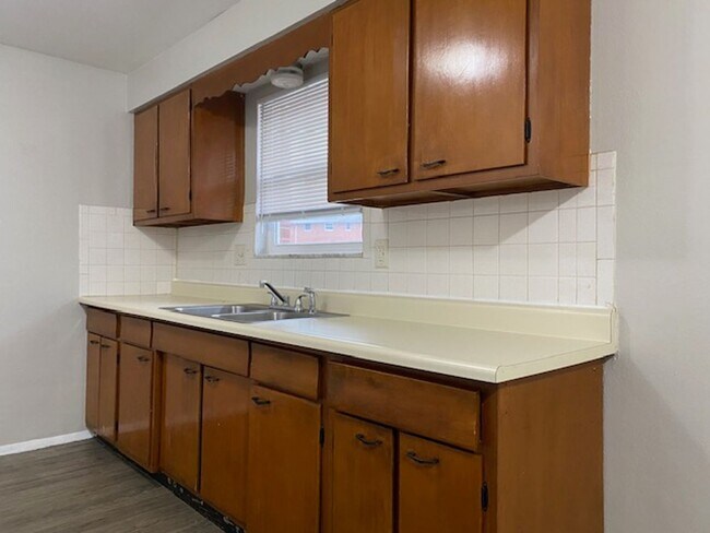 Building Photo - 425-453 Ogden Road