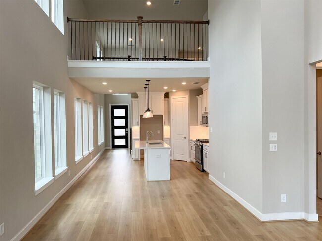 Building Photo - 21818 Fitzroy Mnr Ln