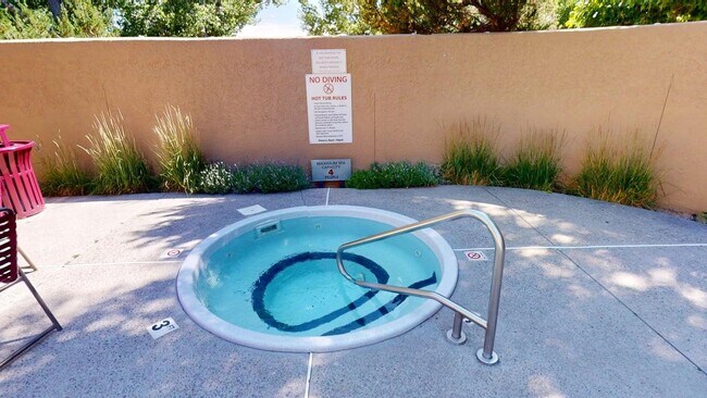 Building Photo - Light-Filled Upstairs Condo in a Prime Location