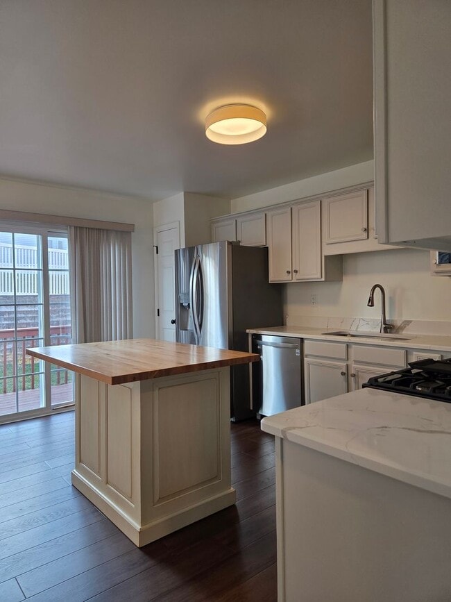 Building Photo - 2670 Sultan Supreme Way