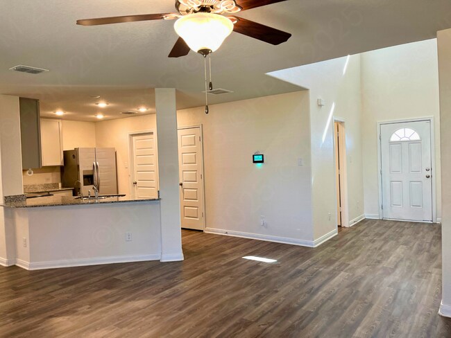 Building Photo - Move-In Special. 1 Month Free Rent with a 12-month lease