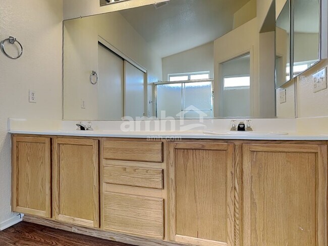 Building Photo - 6016 Soft Springs Ave