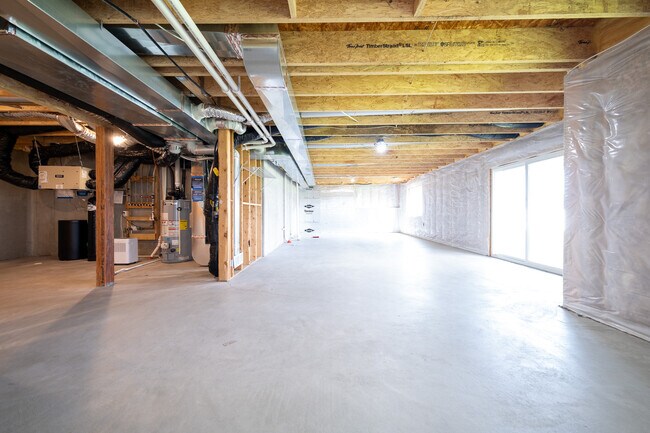 Building Photo - 15742 Everglade Ave
