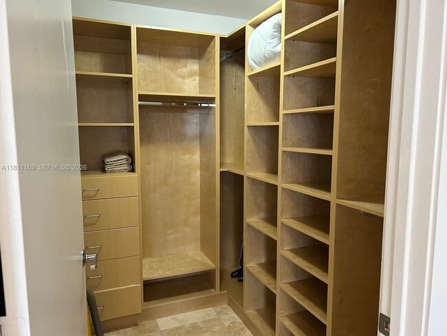 Building Photo - 1050 Brickell Ave