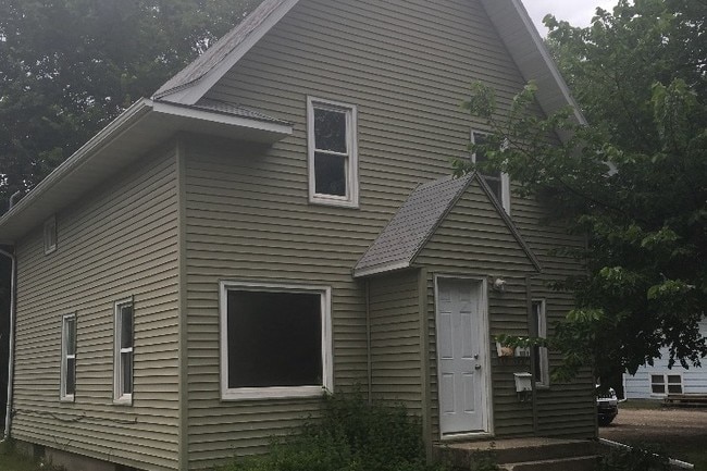 Building Photo - 1105 N 20th St