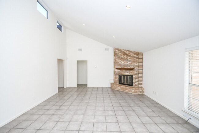 Building Photo - 21327 Park Tree Ln