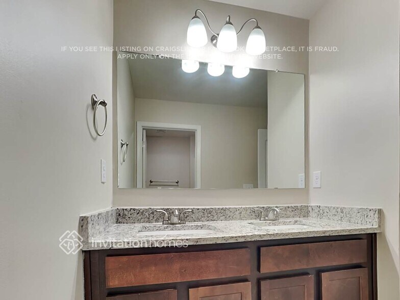 Building Photo - 919 Lilfield Ln
