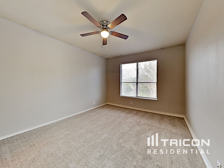 Building Photo - 150 Roadrunner Ave