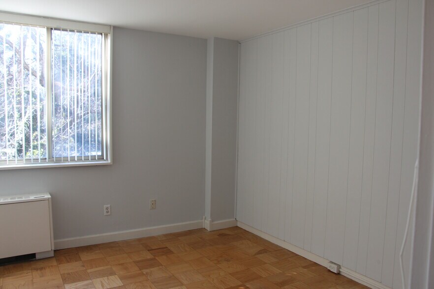Building Photo - 1512 S Arlington Ridge Rd