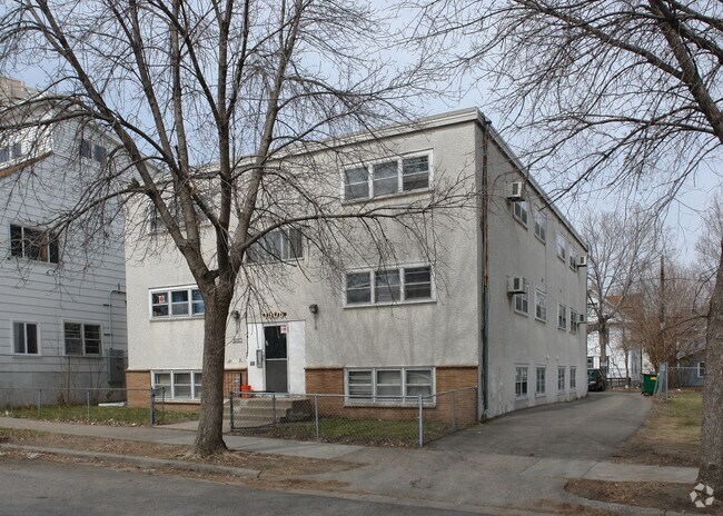 Building Photo - 1506 E 23rd St