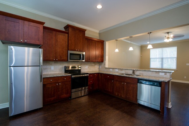Building Photo - 1008 Dominik Dr