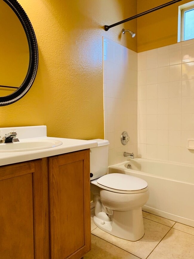 Building Photo - Beautiful Home In Rancho Sahuarita Located...