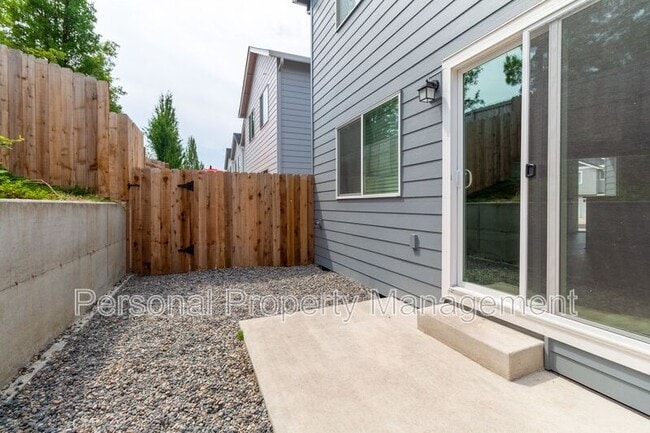Building Photo - 4803 NE 37th Ct