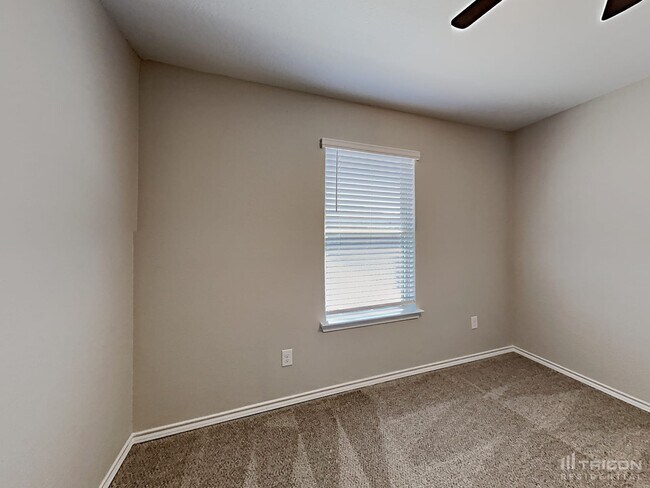 Building Photo - 2533 Doe Run