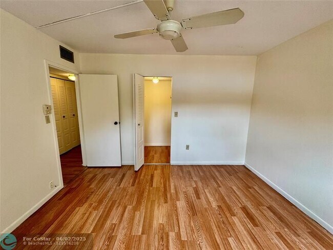 Building Photo - 1810 N Lauderdale Ave