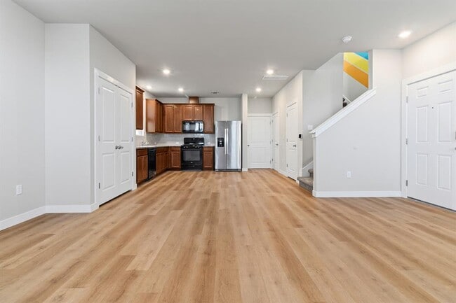 Building Photo - 7116 Silver Star Ln