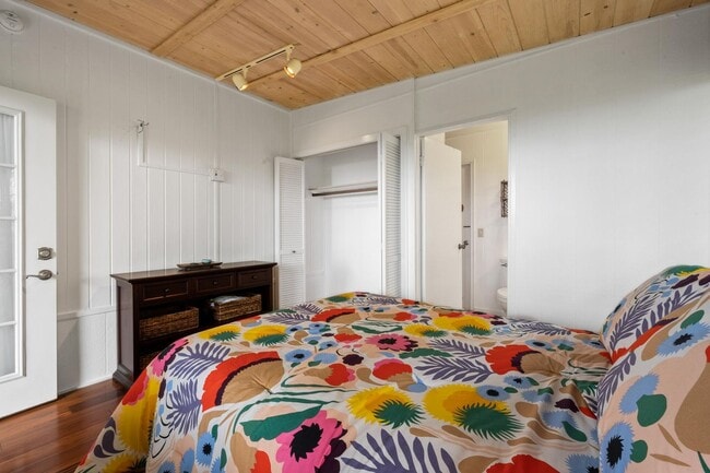 Building Photo - 76-886 Hualalai St