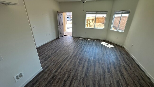 Building Photo - Coyote Run Duplexes 6000