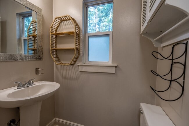Building Photo - PRICE REDUCTION! SCHEDULE A TOUR TODAY! Be...