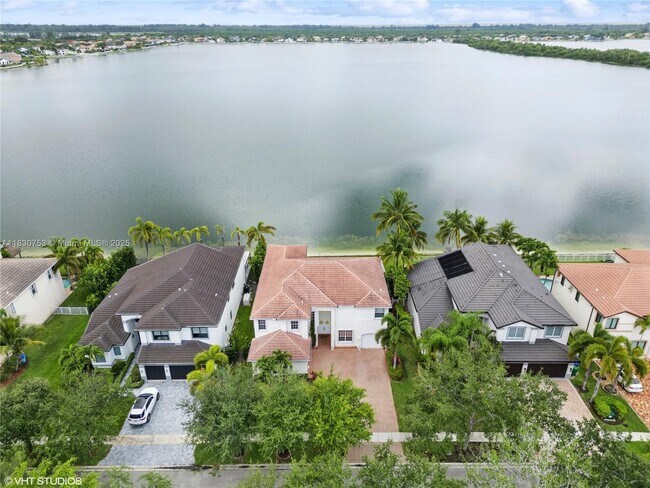 Building Photo - 4954 SW 186th Way