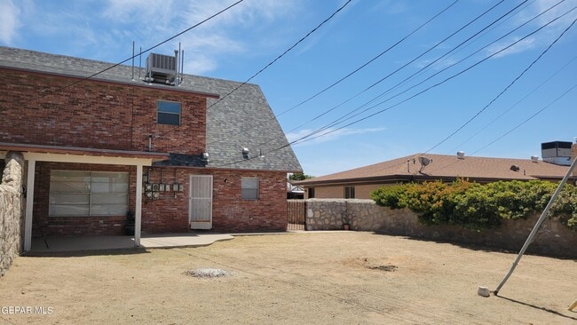 Building Photo - 1405 Cessna Dr