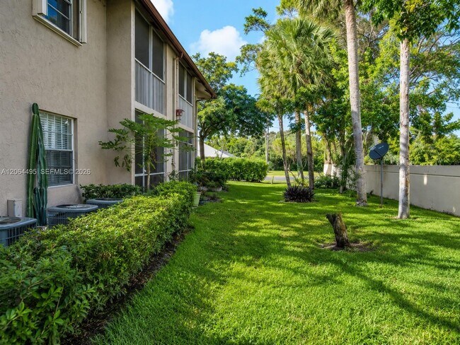 Building Photo - 8750 Royal Palm Blvd