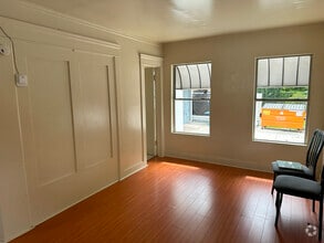 Building Photo - 1002 Virginia Pl