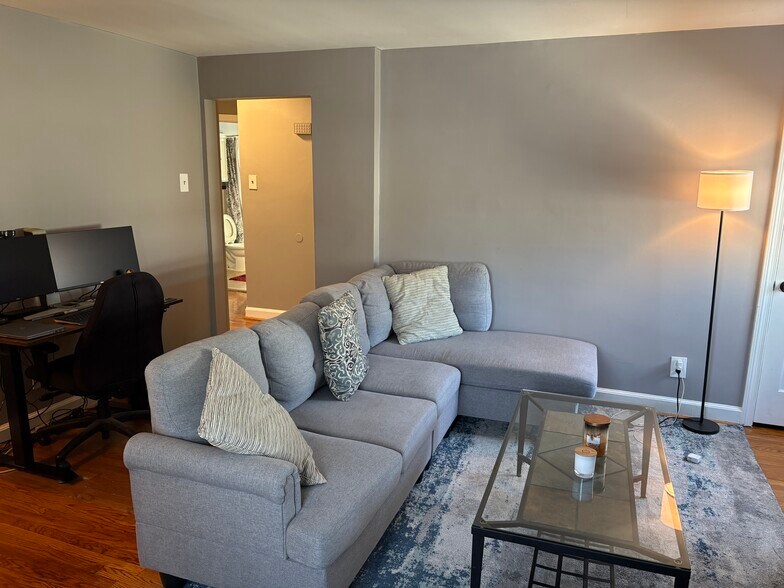 Building Photo - 418 Highland Ave