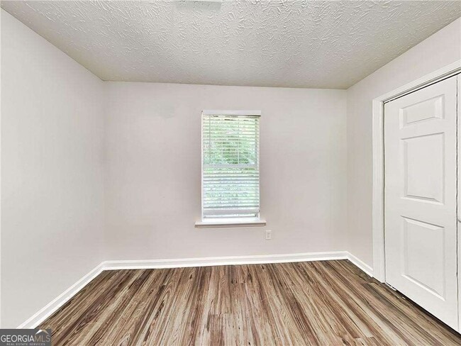 Building Photo - 244 Hale Haven Dr