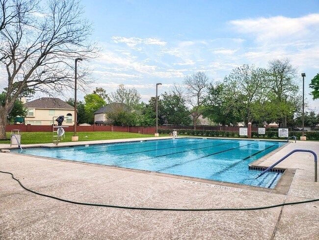 Building Photo - 419 Thorpe Springs Dr