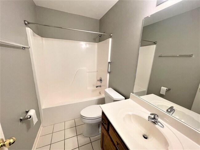 Building Photo - 11652 Belle Manor Dr