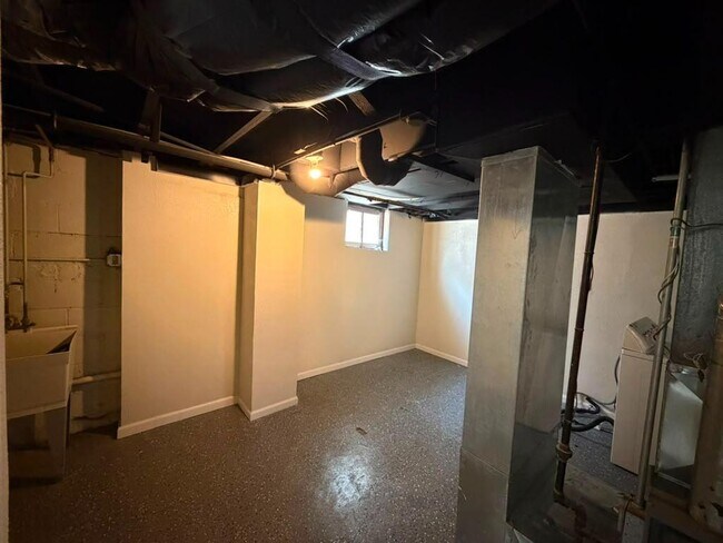 Building Photo - 4640 N 54th St